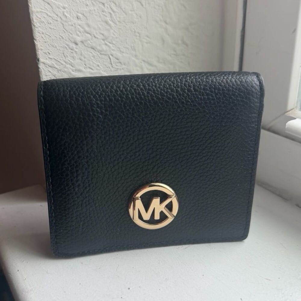Michael Kors Black Pebbled Leather Fulton Small Bifold Wallet with Gold Accents